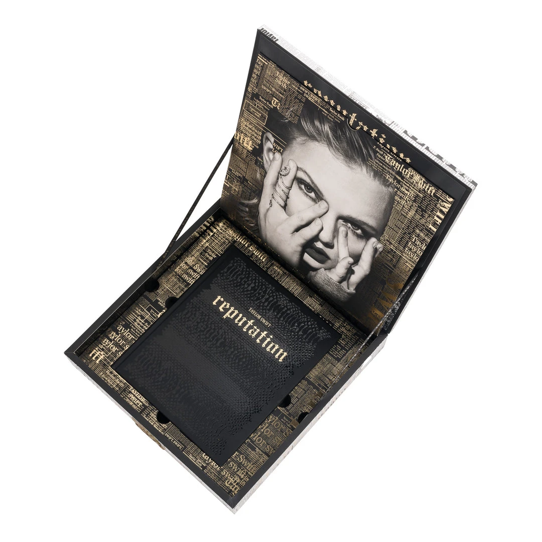 Taylorswift.com Taylor Swift Collectible: 2018 Reputation Stadium Tour VIP Ticket Collectors Box 6 Taylorswift.com Taylor Swift Collectible: 2018 Reputation Stadium Tour VIP Ticket Collectors Box